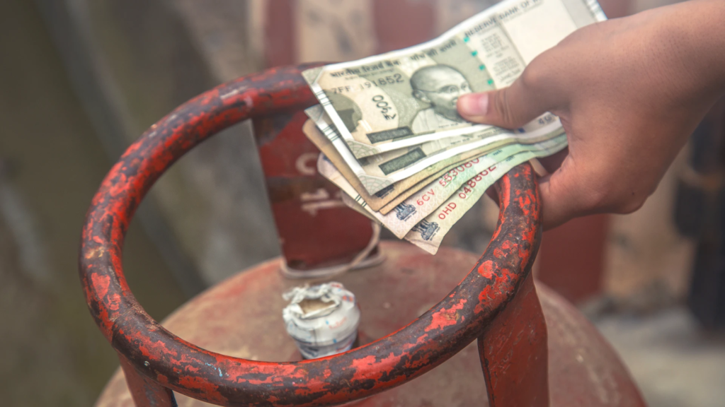 There is a nationwide LPG collapse in India.